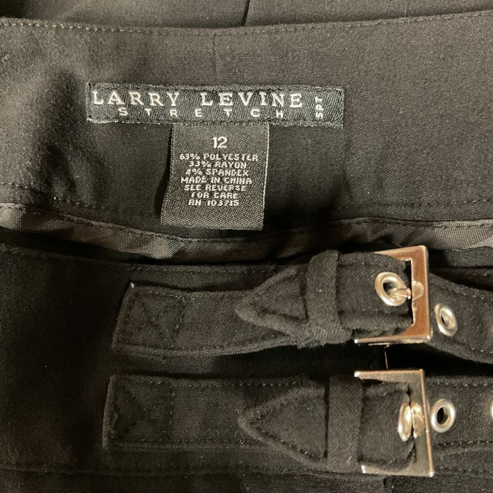Larry Levine‎ Stretch Pencil Skirt Black Buckle Size 12 Classic Work Minimalist - Picture 13 of 16
